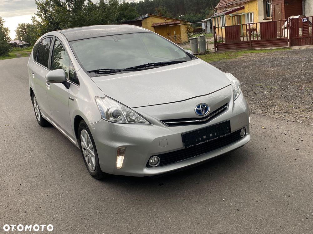 Toyota Prius+ (Hybrid) - 1