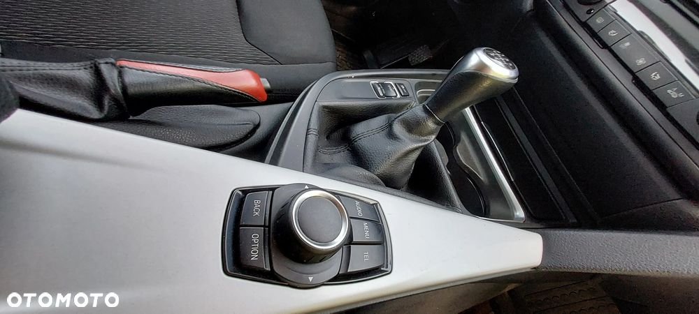 BMW Seria 3 320i - 13