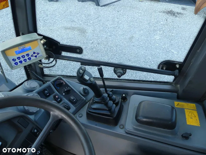 Volvo L25F / Z Niemiec / WAGA / Super Stan / - 11