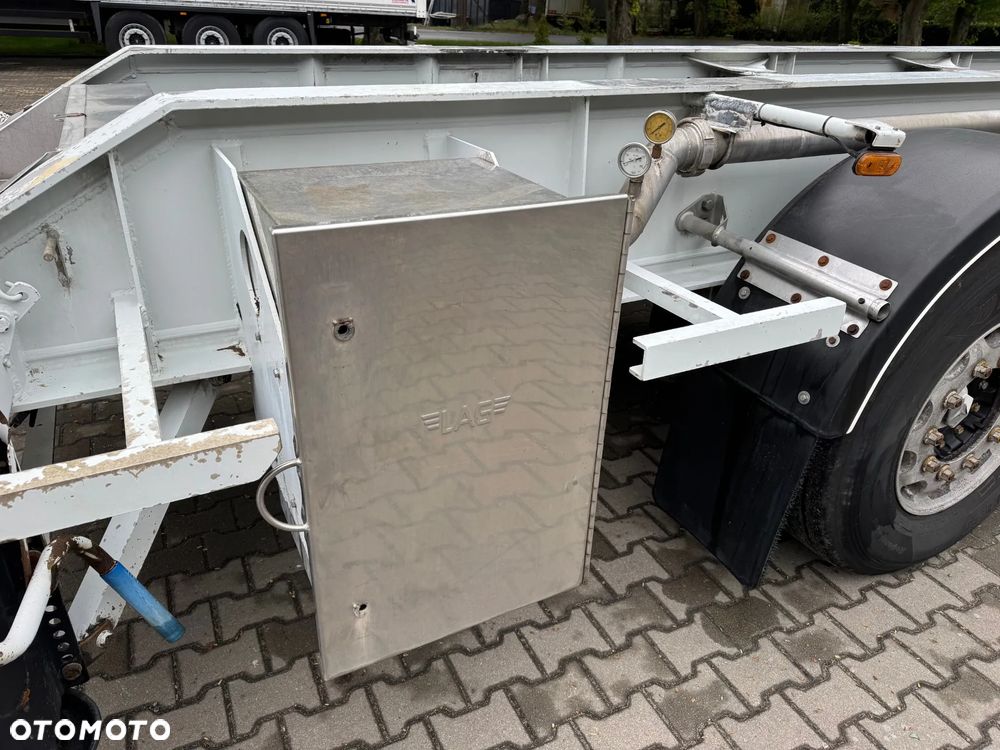 Lag Podkontenerowa z wywrotem !!  Hydraulika!!, 117.000km!! - 12