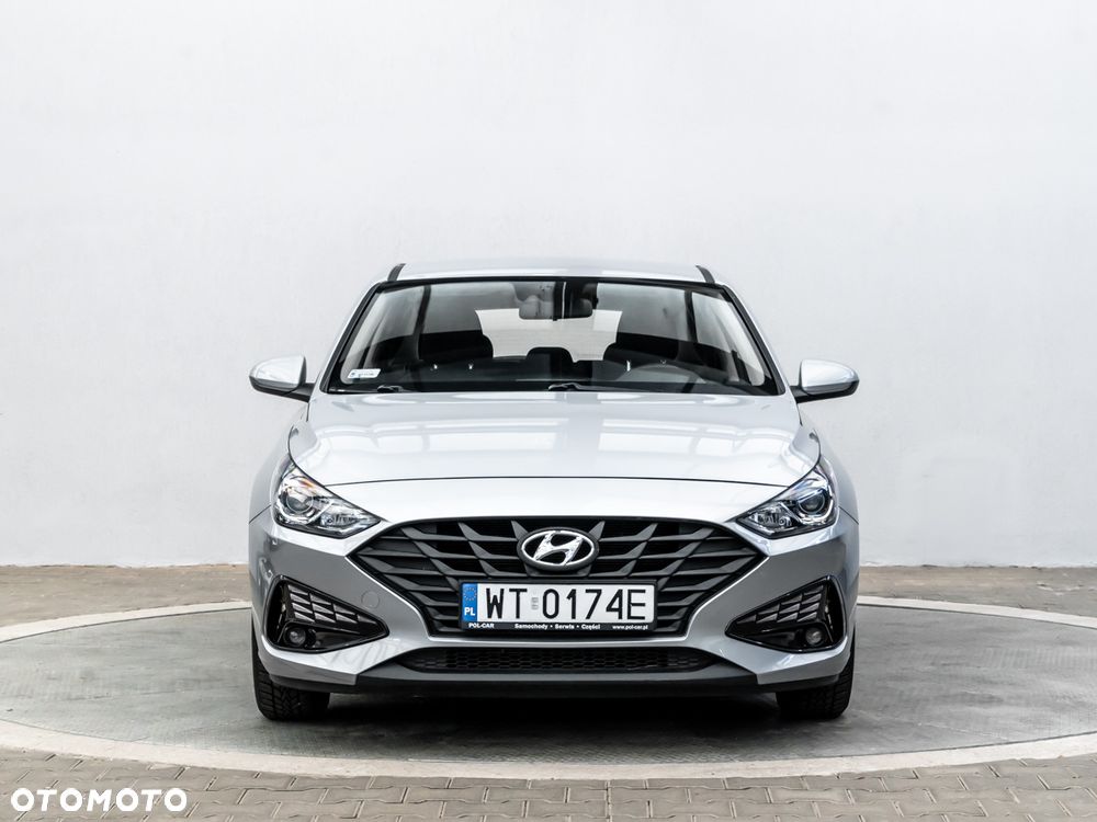 Hyundai i30 1.5 DPI Classic + - 7