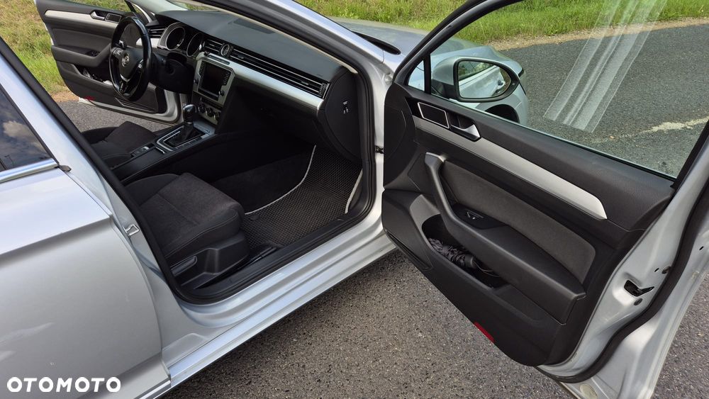 Volkswagen Passat 2.0 TDI SCR 4Mot DSG Comfortline - 22