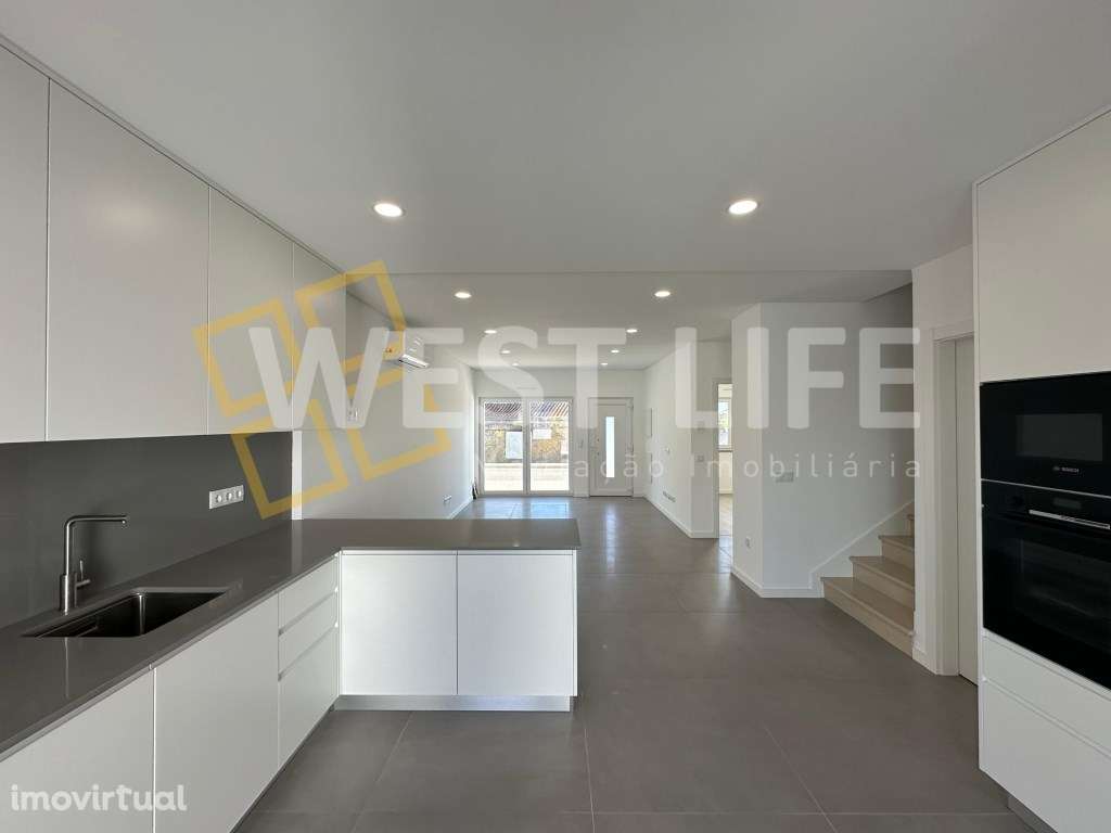 Moradia T3+1 com SUITE, Terraço, excelente iluminação natural e loc... - Grande imagem: 5/32