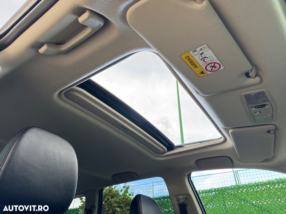 Mitsubishi Outlander 2.0 4WD Plug-In Hybrid Plus - 14