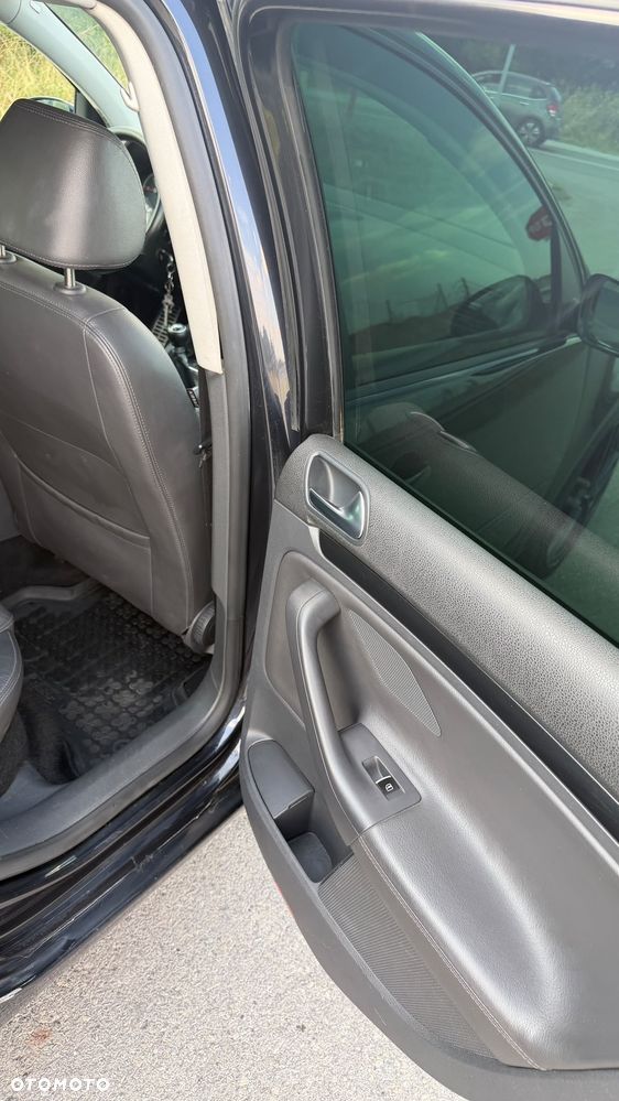 Volkswagen Golf - 24