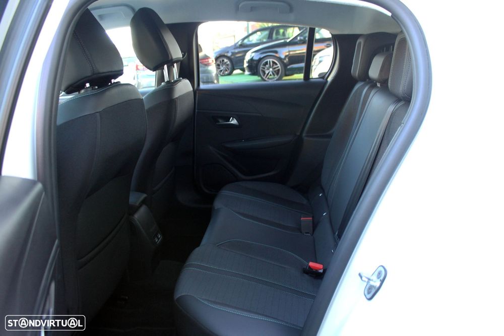 Peugeot 208 1.2 PureTech Allure Pack EAT8 - 26