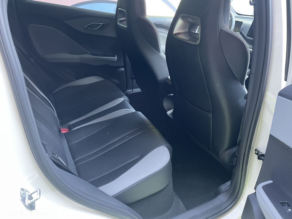BYD Dolphin - 7
