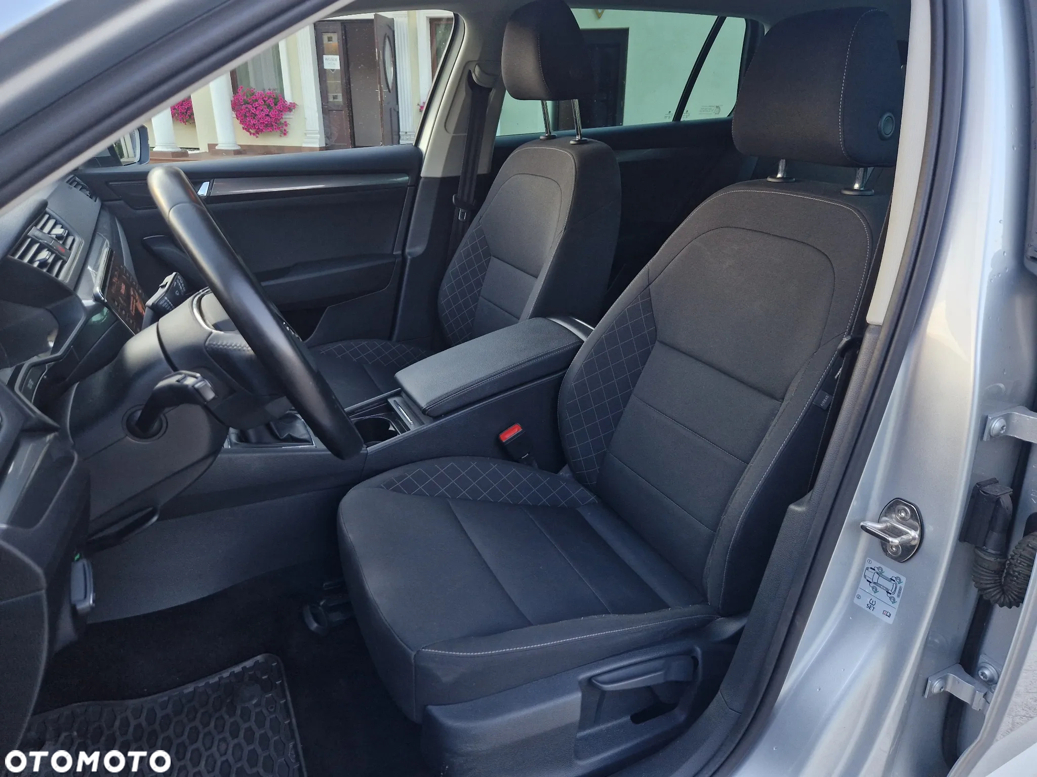 Skoda Superb 2.0 TDI SCR Ambition - 15