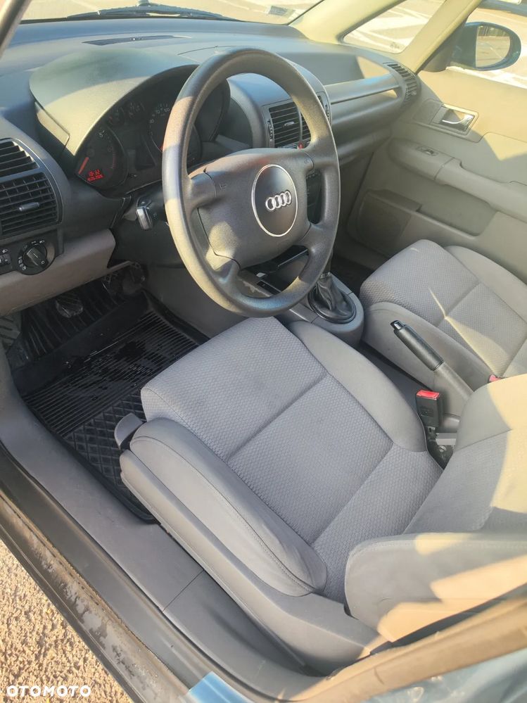Audi A2 1.4 - 12
