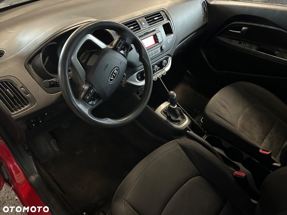 Kia Rio 1.4 M - 8