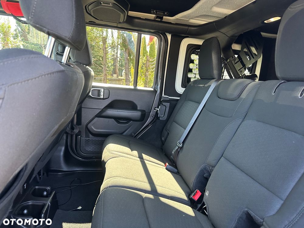 Jeep Wrangler Unlimited 2.2 CRD Sahara - 10