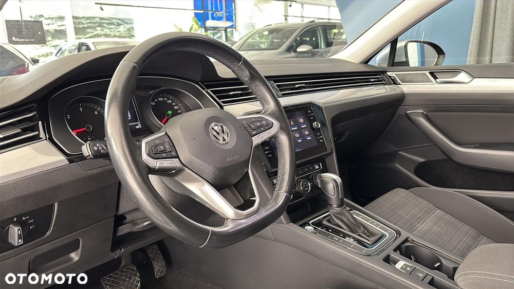 Volkswagen Passat - 9