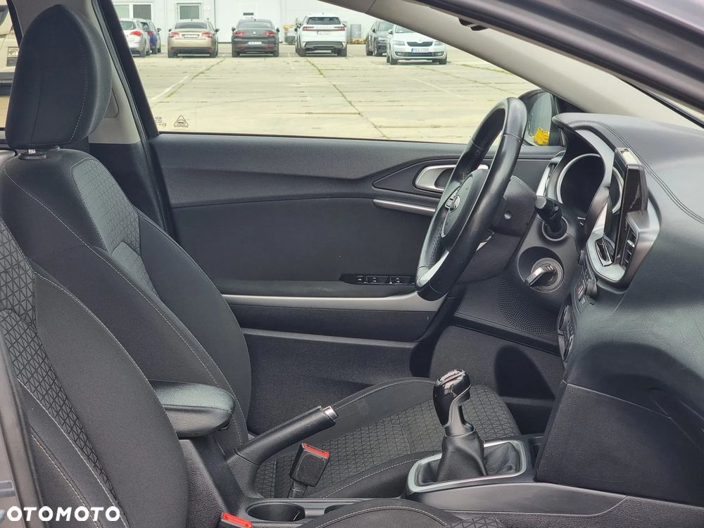 Kia Ceed 1.6 CRDi mHEV M - 15