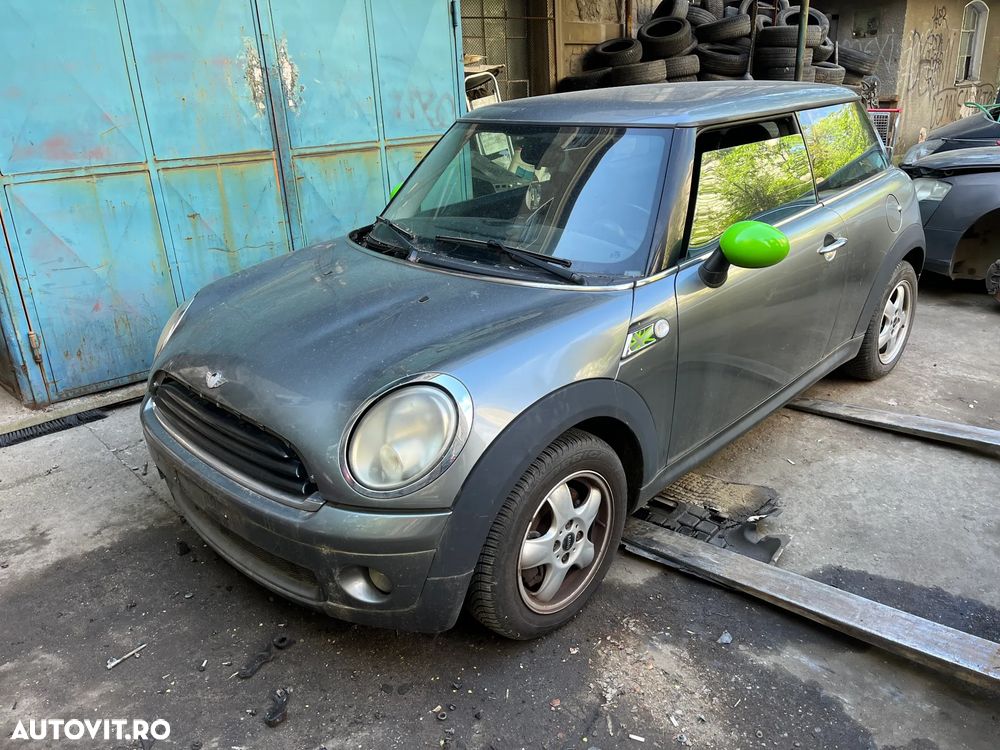 Dezmembrez Mini One/Mini Cooper gri inchis 2005 benzina - 1
