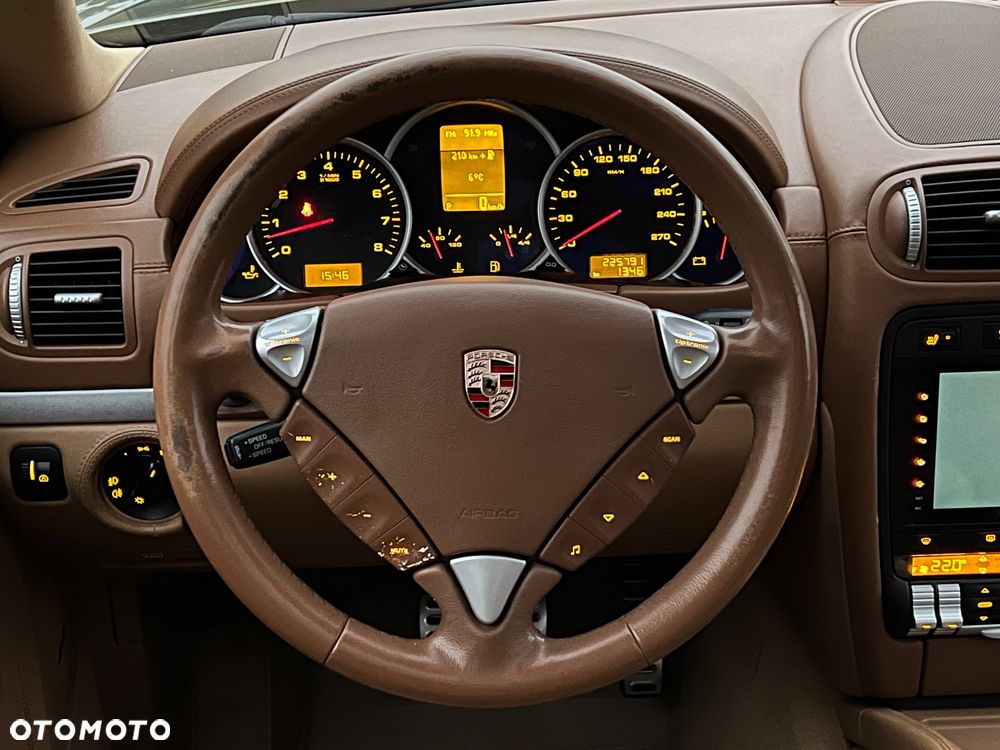 Porsche Cayenne - 20