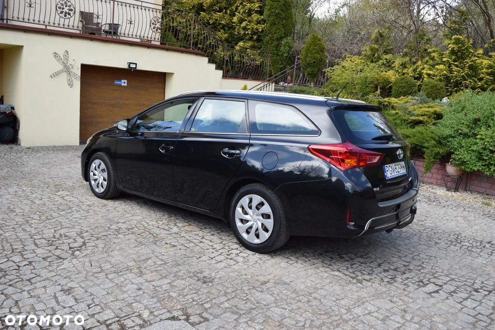 Toyota Auris 1.4 D-4D Design Edition - 4