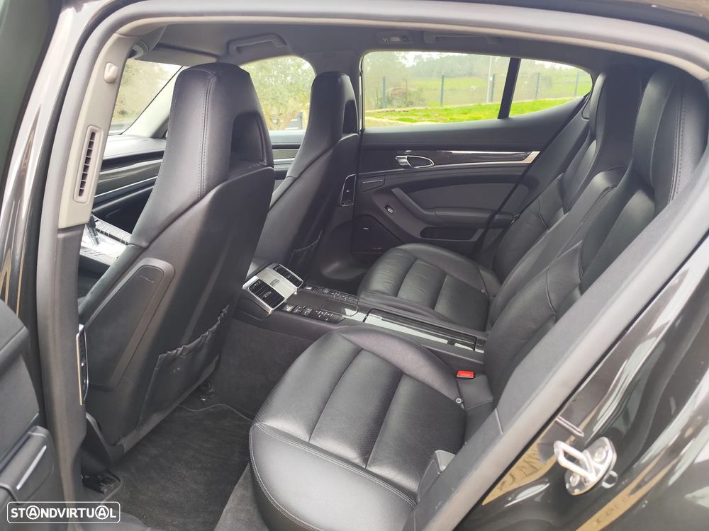 Porsche Panamera Platinum Edition - 13