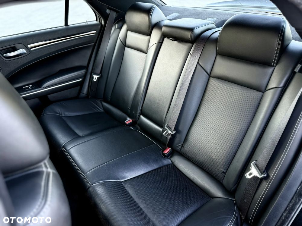 Chrysler 300s - 36