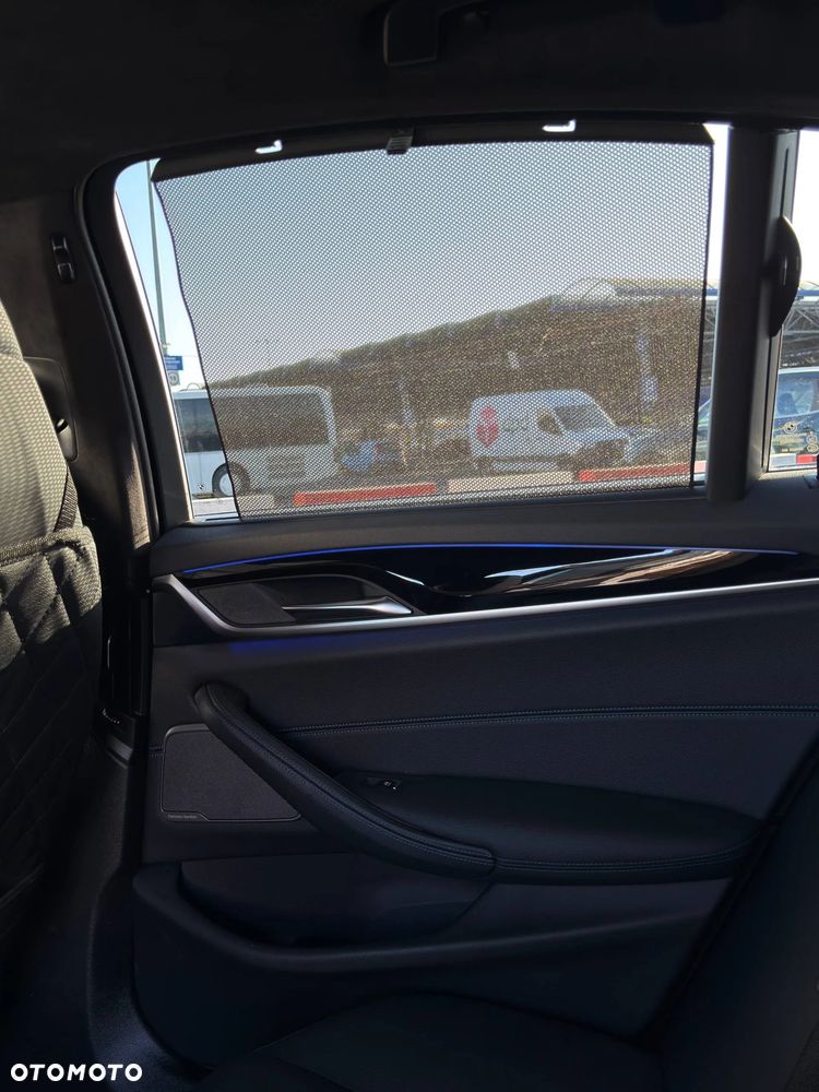 BMW Seria 5 520d xDrive M Sport sport - 32