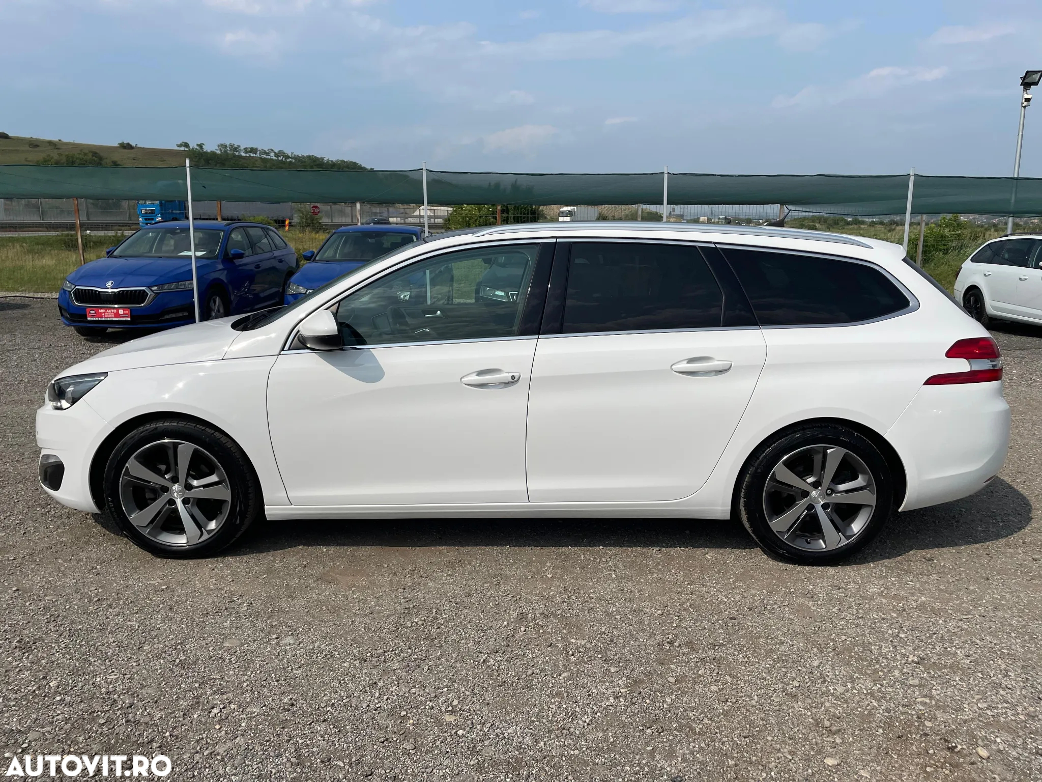 Peugeot 308 SW 1.2 L PureTech Turbo Allure Aut. - 6