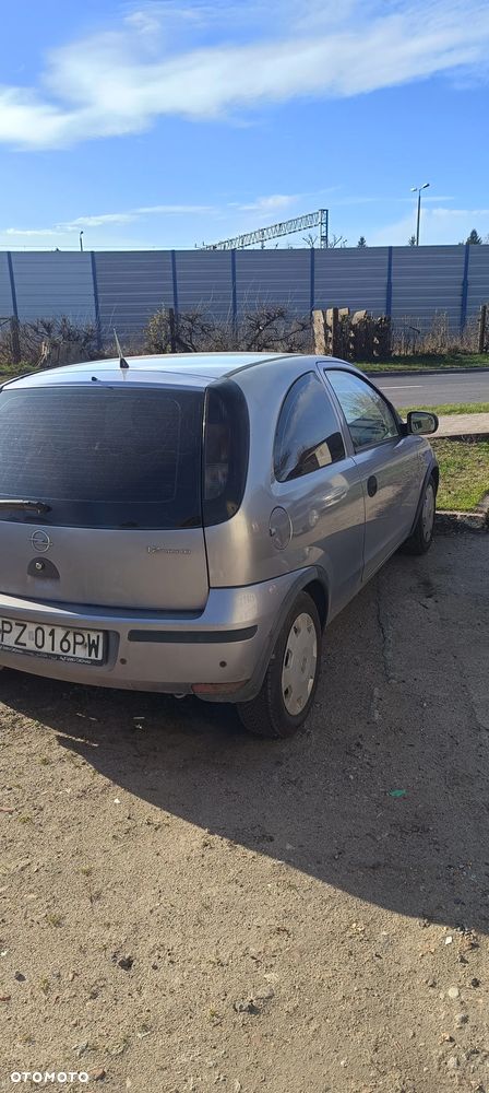 Opel Corsa 1.2 16V Cosmo - 4