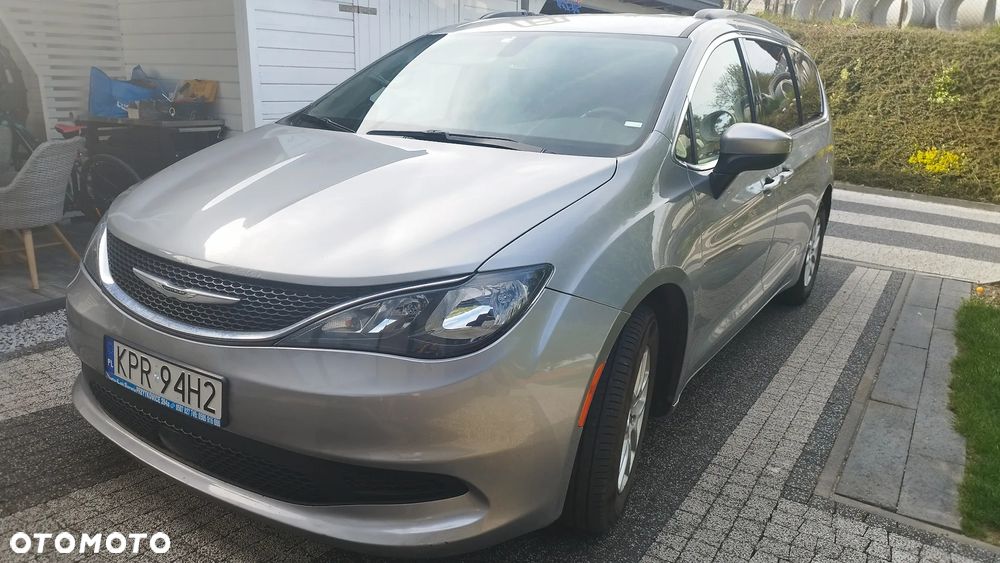 Chrysler Pacifica - 1
