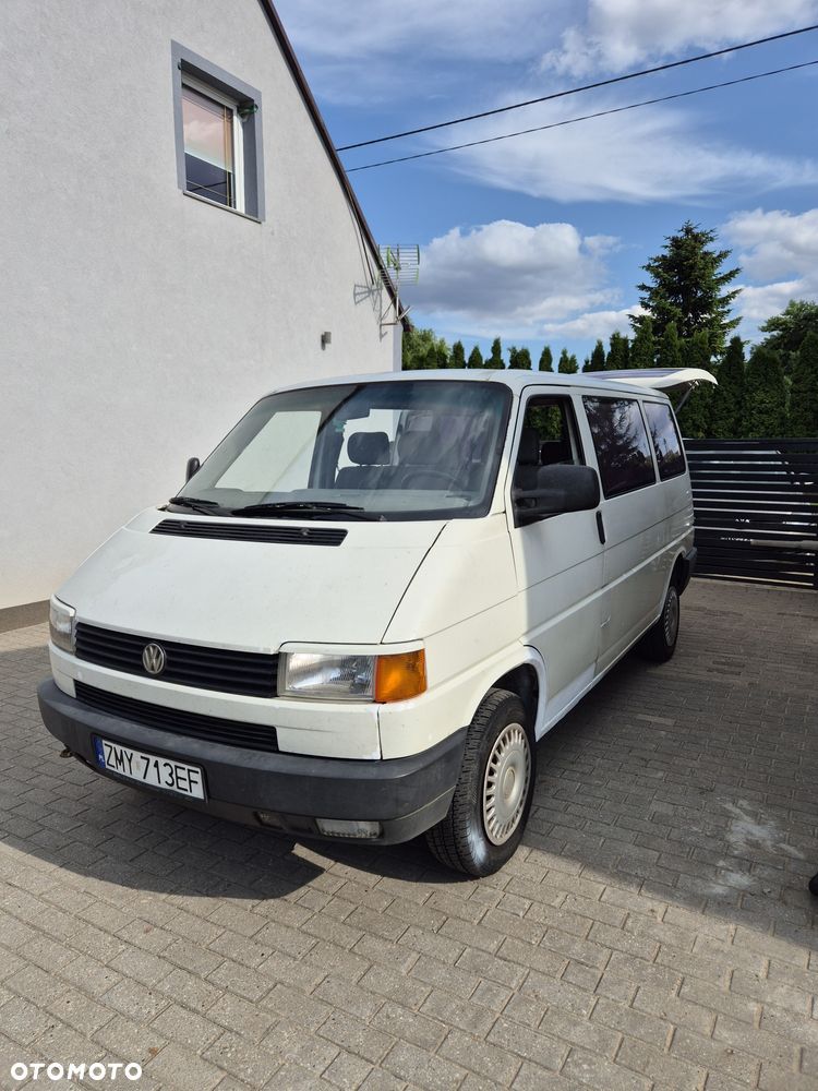 Volkswagen Transporter - 1