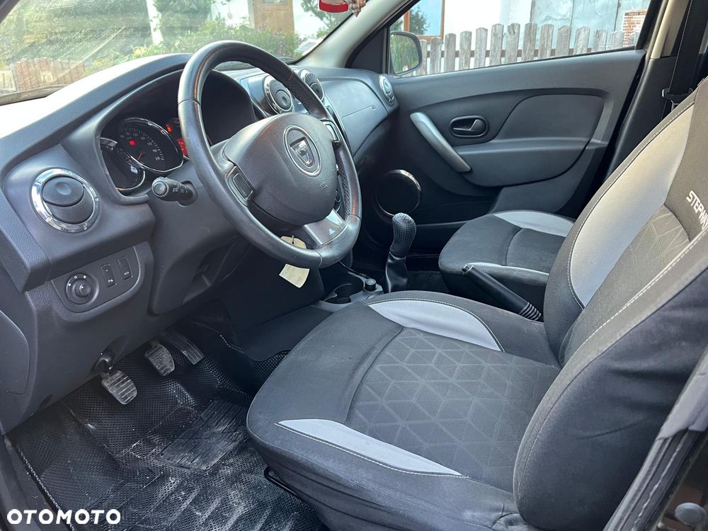 Dacia Sandero TCe 90 Celebration - 13