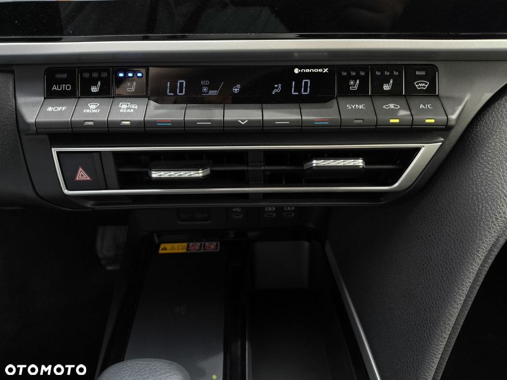 Toyota Camry - 19