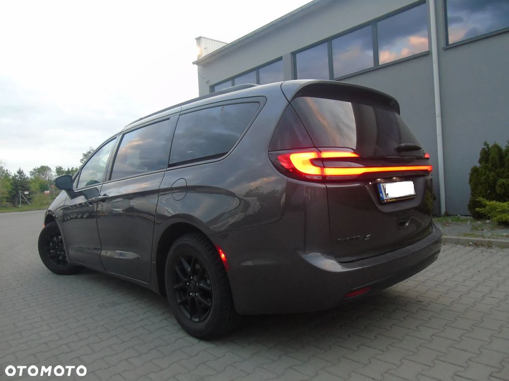 Chrysler Pacifica - 7