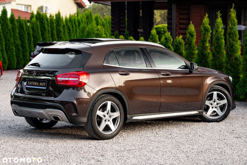 Mercedes-Benz GLA 250 4Matic 7G-DCT AMG Line - 11