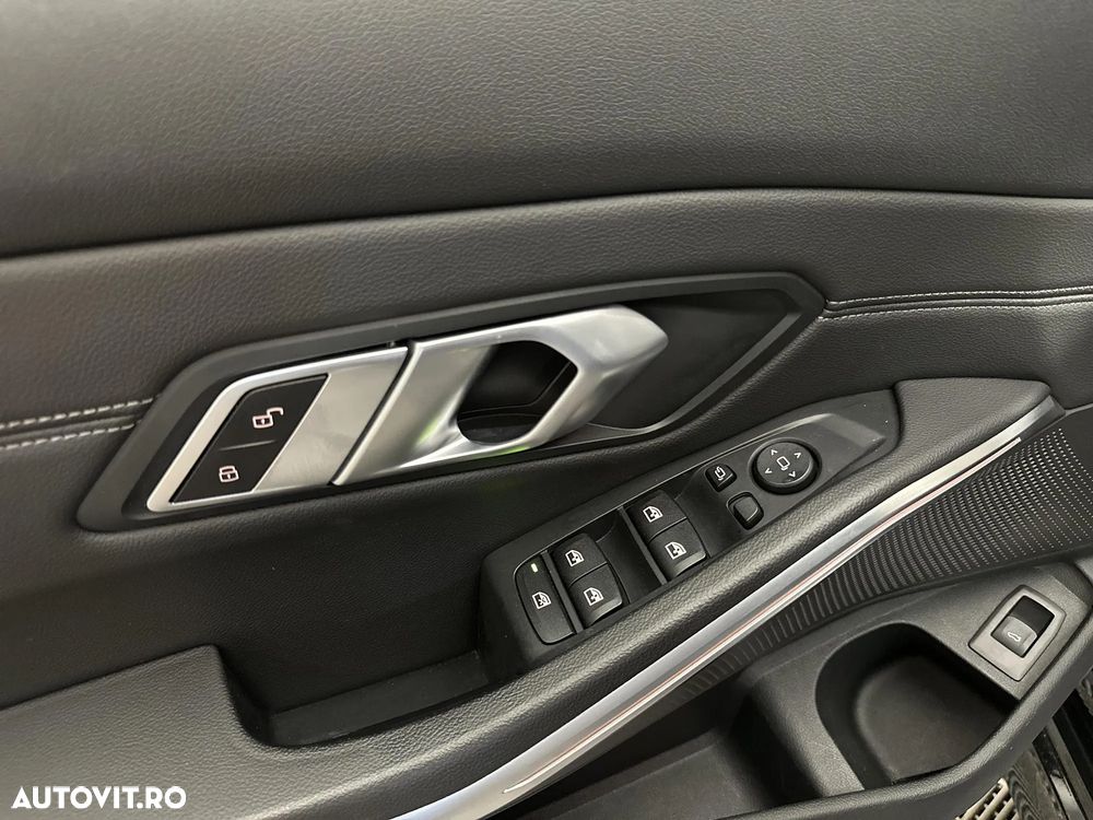 BMW Seria 3 318d Touring - 14