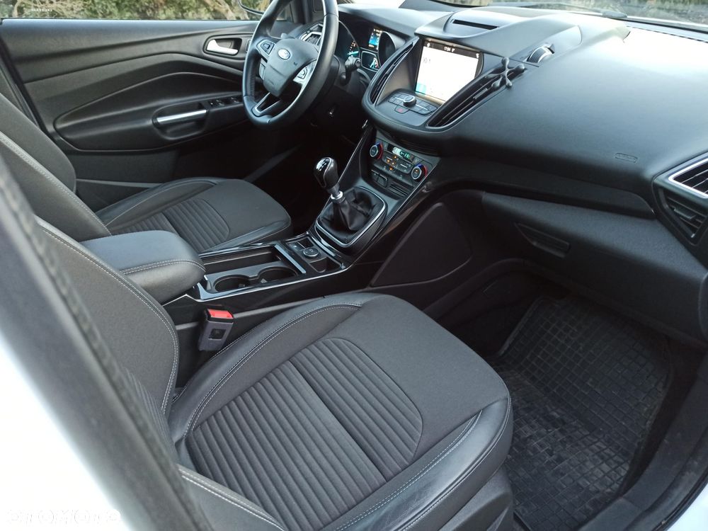 Ford Kuga - 11