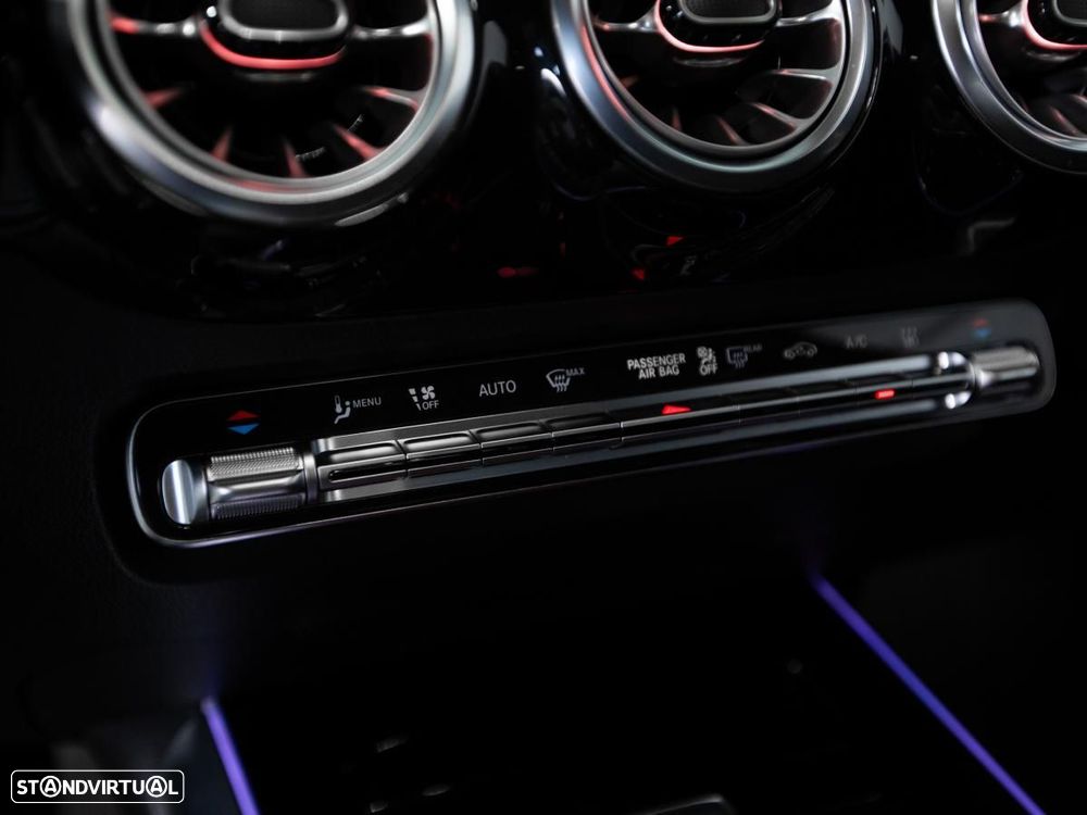 Mercedes-Benz EQA 300 4Matic - 16