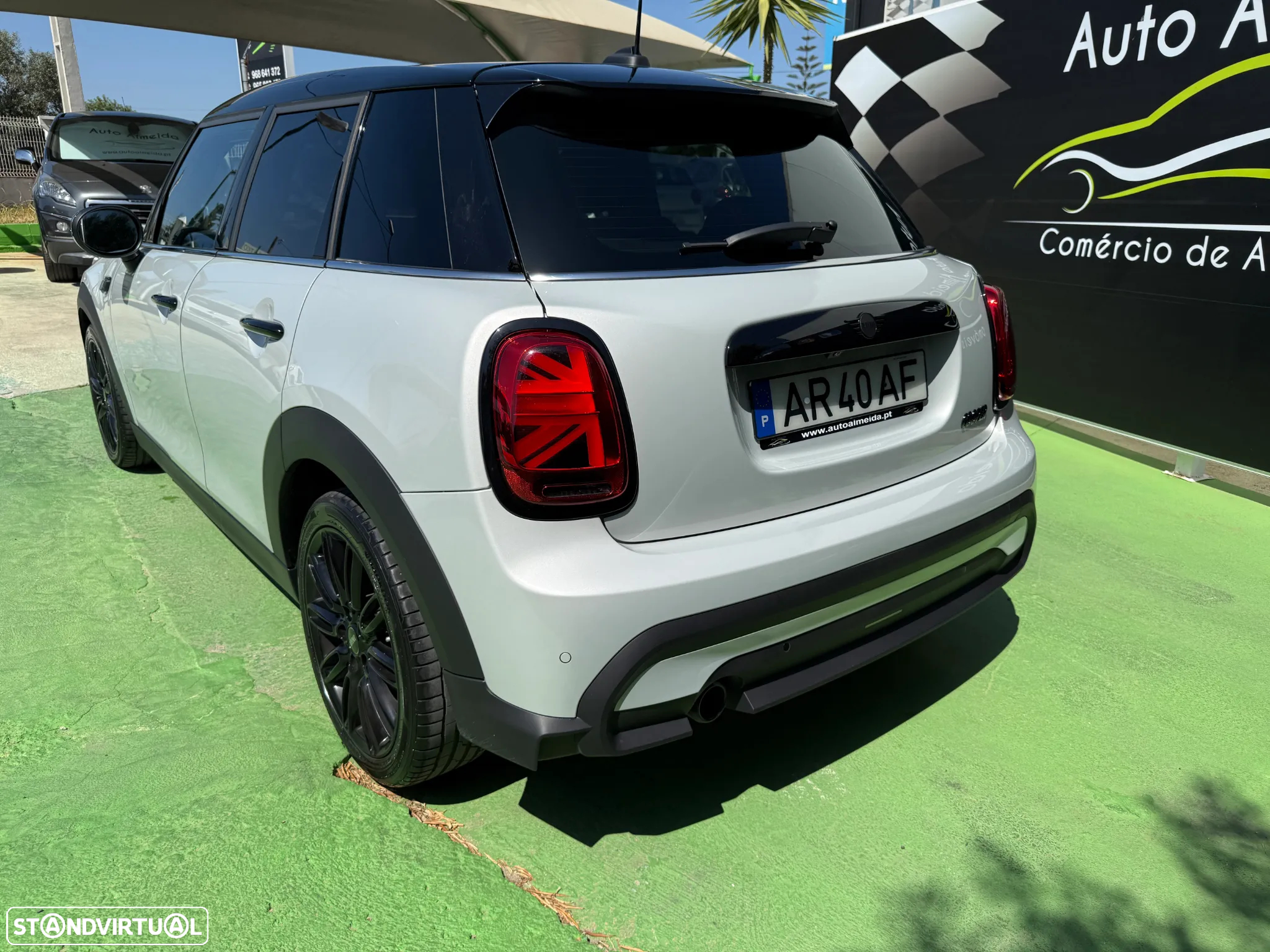 MINI 5 Portas Cooper Auto - 6