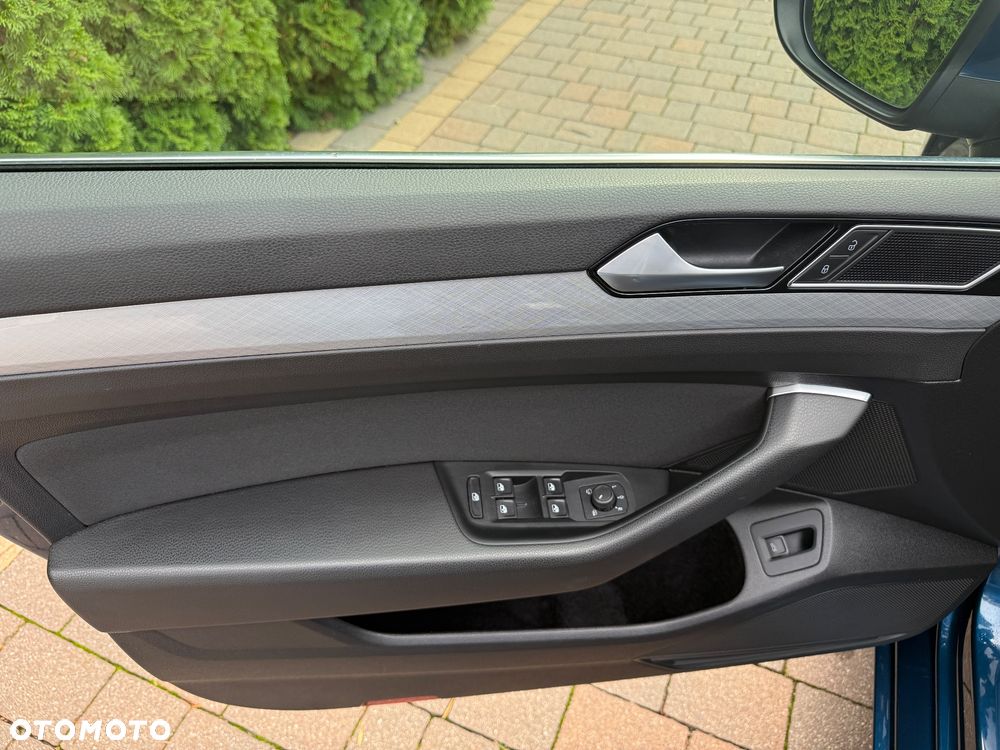 Volkswagen Passat 2.0 TDI EVO Business - 9