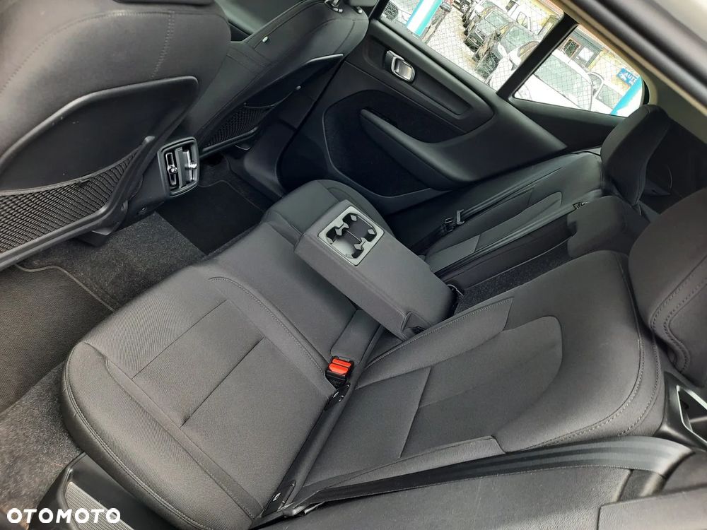 Volvo XC 40 T3 Momentum - 19