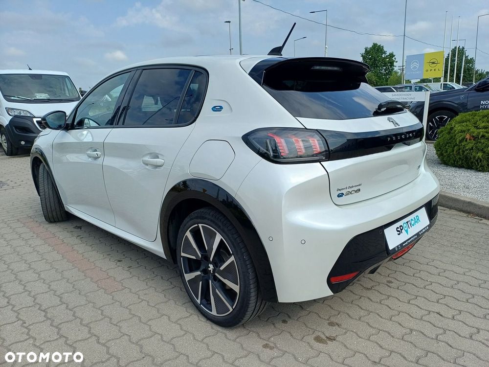 Peugeot 208 - 4