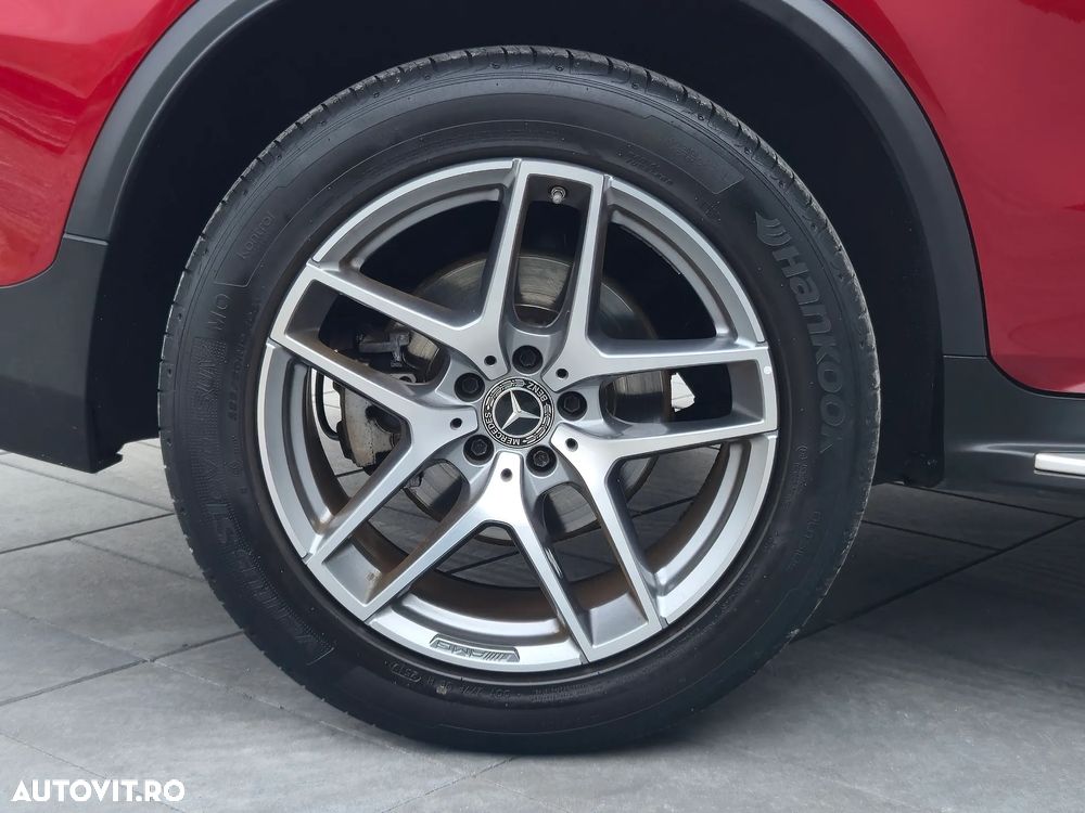 Mercedes-Benz GLC Coupe 250 4Matic 9G-TRONIC AMG Line - 33