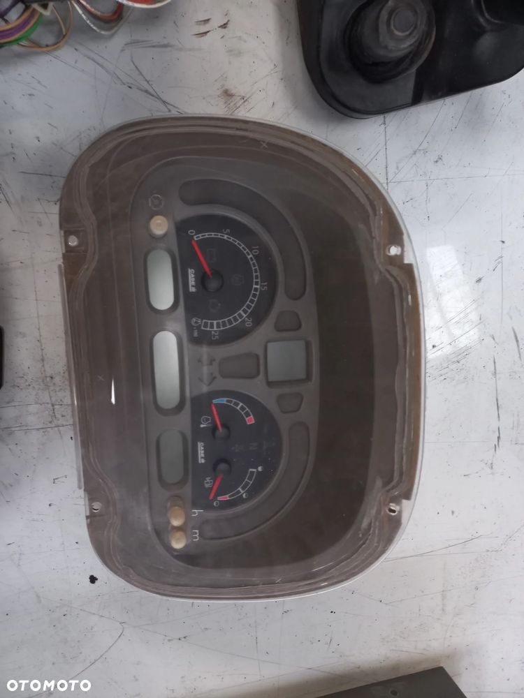 Licznik,sterownik,wyświetlacz,podłokietnik,komputer,MCcormick,Case,New Holland,Steyr,429092A1,707322A2,704499A2,47519388,82036342,313856A1,87677584,362031A1,412439001001,CVT,CVX,MXU,MX270,PUMA,mxm,konsola,control unit,monitor,terminal,magnum,deska rozdzielcza,digital,instrument cluster, - 22