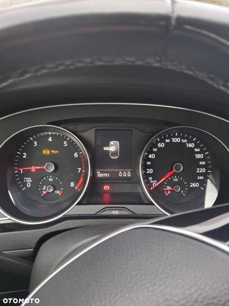 Volkswagen Passat - 7
