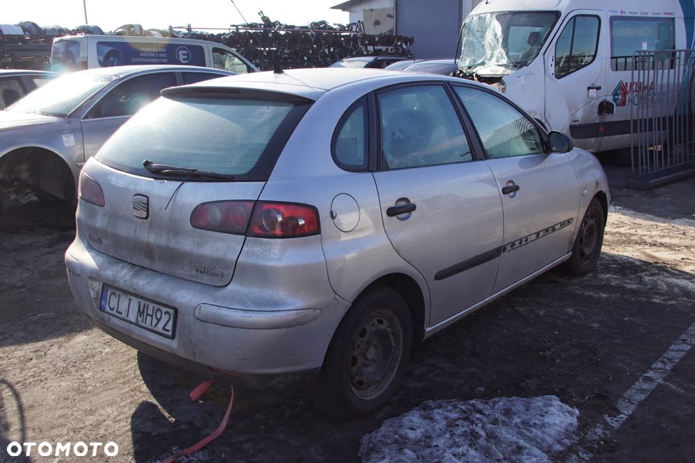 Auto na części - Seat Ibiza III 1.2 12V 64 KM AZQ GSB LS7N 2003R Silnik Skrzynia Drzwi Maska Klapa Zderzak Błotnik Szyba Lusterko Klamka Lampa Deska Kokpit Sterownik Moduł Czujnik Licznik Panel Kierownica - 4
