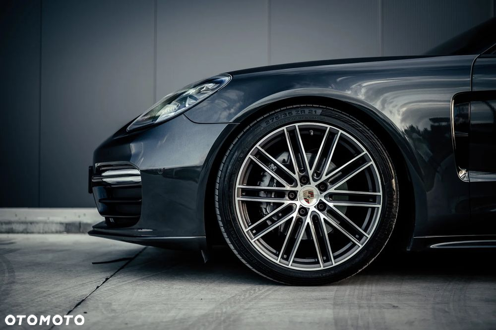 Porsche Panamera 4 - 12
