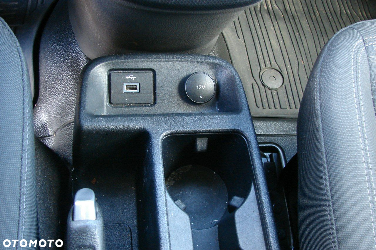Ford Transit Connect - 16