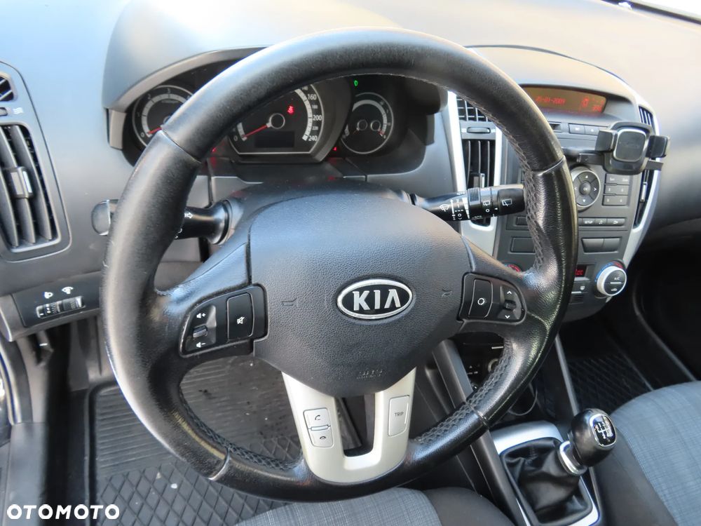 Kia Ceed - 25