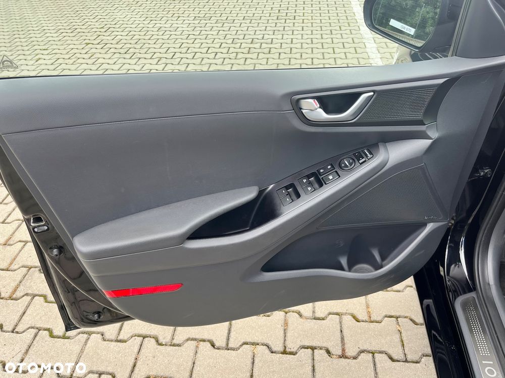 Hyundai IONIQ Style - 24