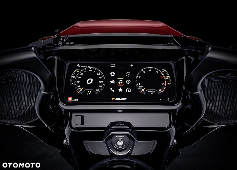 Harley-Davidson CVO Street Glide - 14