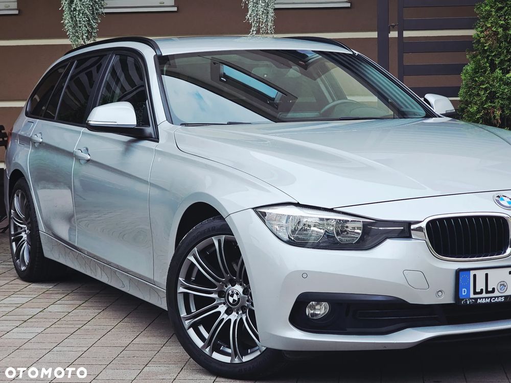 BMW Seria 3 318d Touring Sport Line - 13