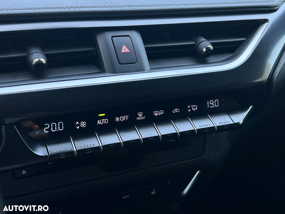 Lexus UX 250h (E-FOUR) Executive Line - 28
