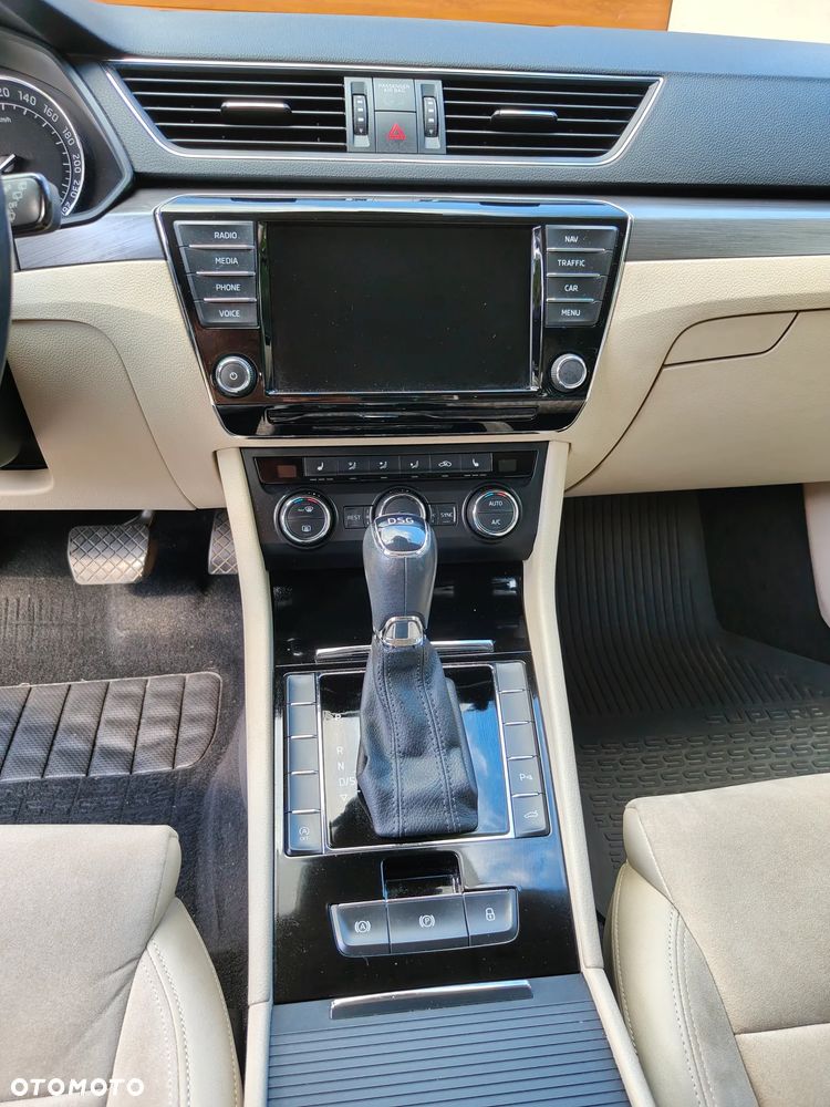 Skoda Superb 2.0 TDI Style DSG - 16